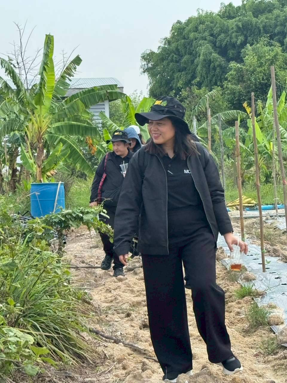 title - ส.ป.ก. ร่วมกับ TICA และ GIZ ลงพื้นที่โครงการนำร่องระบบสูบน้ำพลังงานแสงอาทิตย์เพื่อการเกษตรที่ยั่งยืนในเขตปฏิรูปที่ดิน ณ แปลงพื้นที่ คทช. จังหวัดชลบุรี